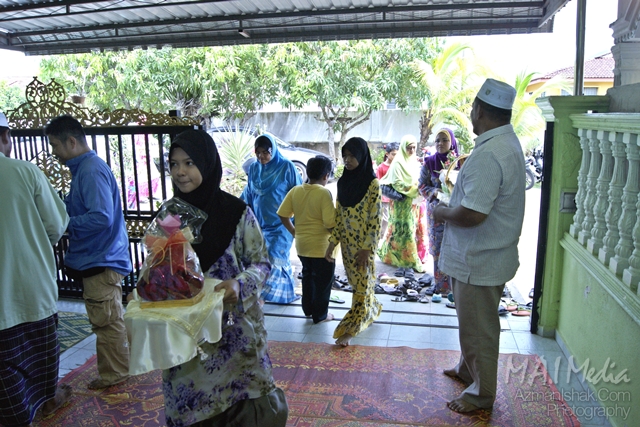 Majlis-bertunang-4