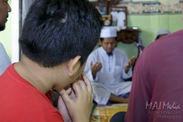 Majlis-bertunang-bacaan-doa