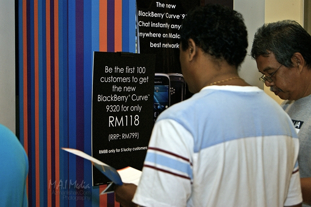 pelancaran-celcom-bb-curve-9320-6