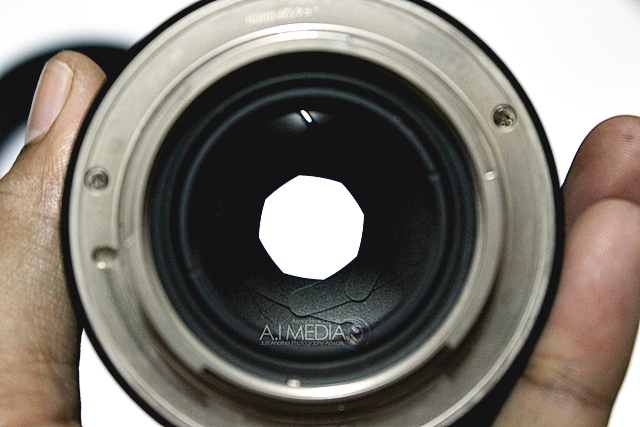 samyang-85mm-f1.4-013