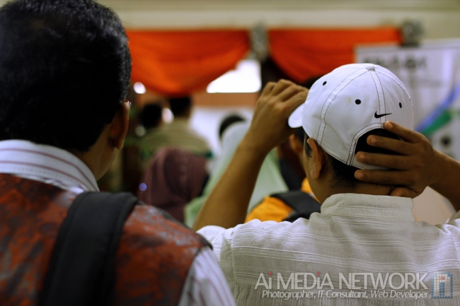 Brader yang pakai cap tu same datang lewat dengan aku.. hahahaha...