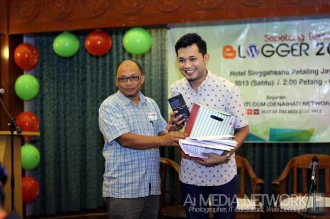 Karl Syafiq sebagai pengacara majlis. Memang sah-sah la jadi smooth!