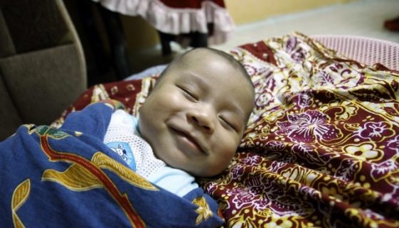 Suke tengok anak tidur sambil tersenym. Kadang-kadang dia ketawa dalam tidur.... pelikkkk...