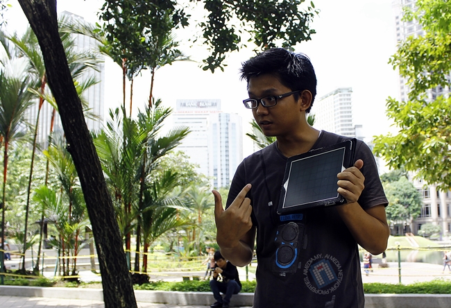 Tarmizi Shukri sedang memberikan penerangan mengenai Rules of Third
