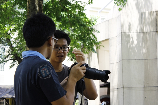 Kalau tak faham, boleh terus tanye on-the-spot.