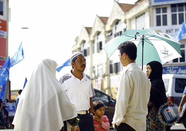 Cam biasa.. gampar pengelas.. Ape la yang dibincangkan tu ye?