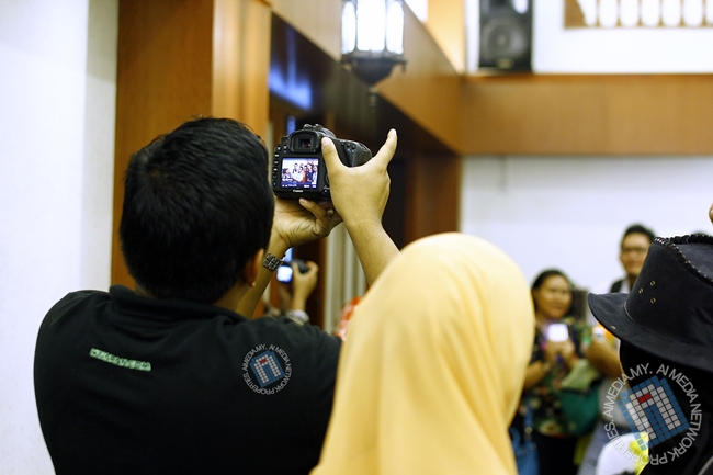 Beribuuu-riiibbbbuuuu tannniiyyyaaaaa.... Semoga berjumpa lagi.
