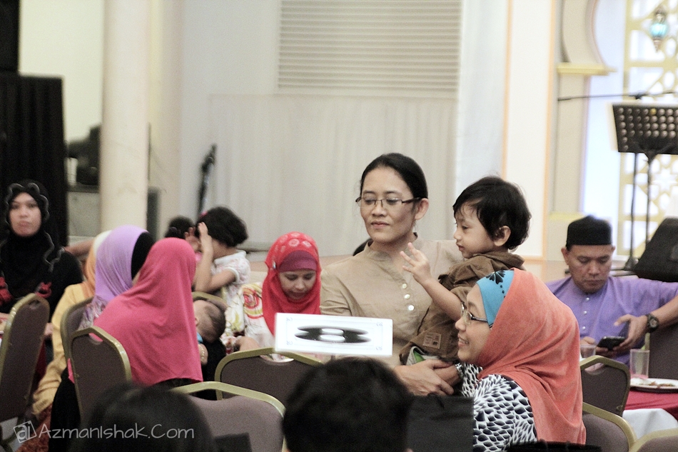 Akak Akma Omar dan Adam
