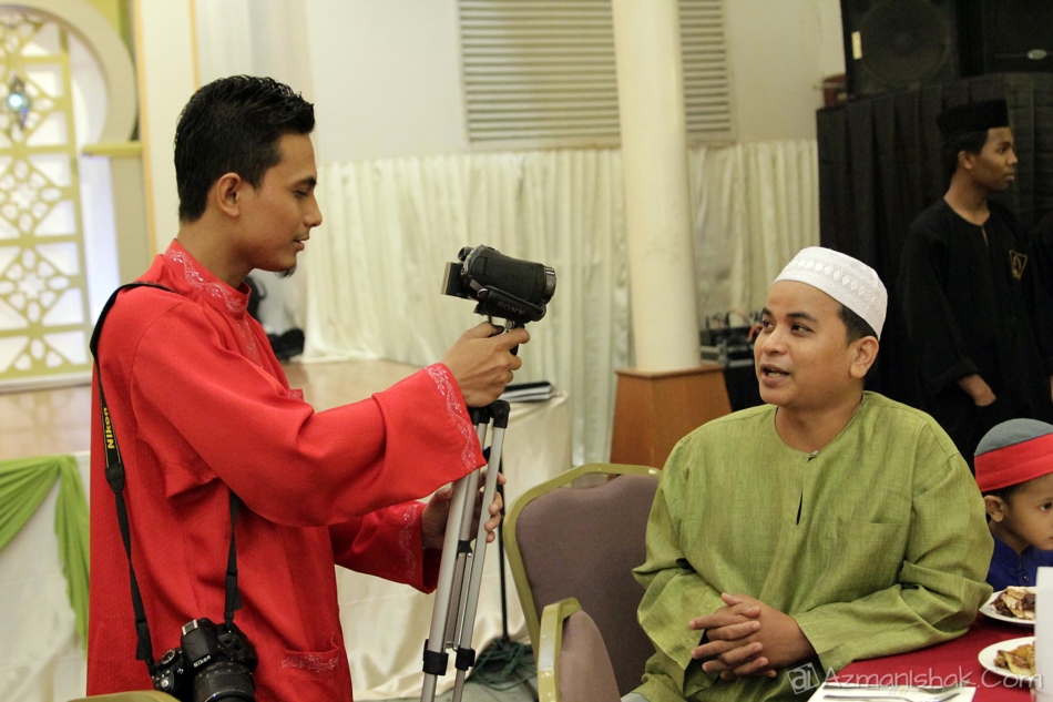 Haaa... kan dah kene interview..