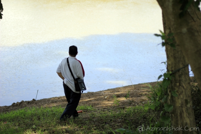 Episod: Sepupu Abang Jamil mencari sampan.