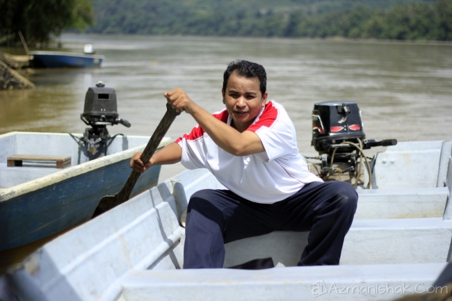 "Adeii deii deii deii... apesal tak gerak-gerak ni?"