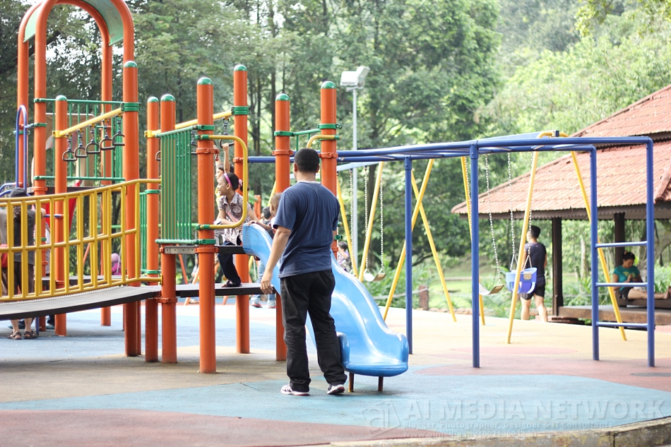 Luangkan masa berharga dengan anak-anak.